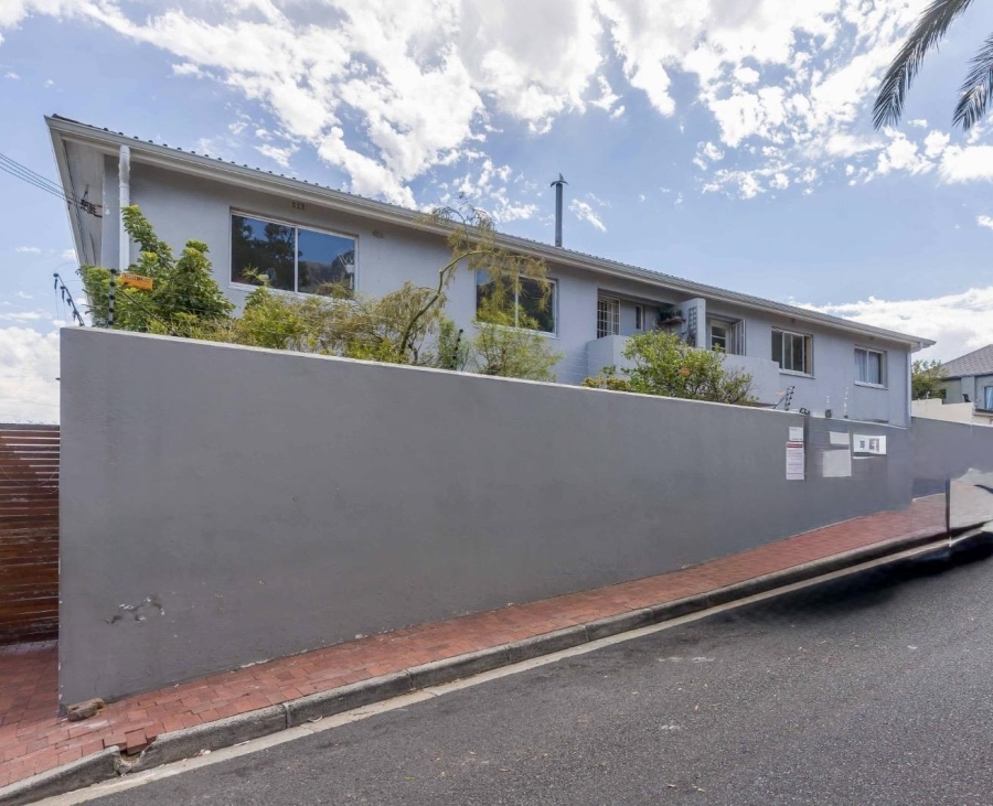 2 Bedroom Property for Sale in Vredehoek Western Cape